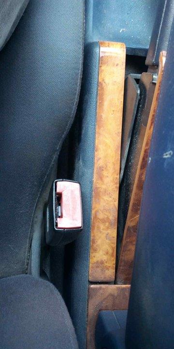 enganche cinturon delantero derecho audi a6 berlina (4b2) 2.4 (121kw) aml