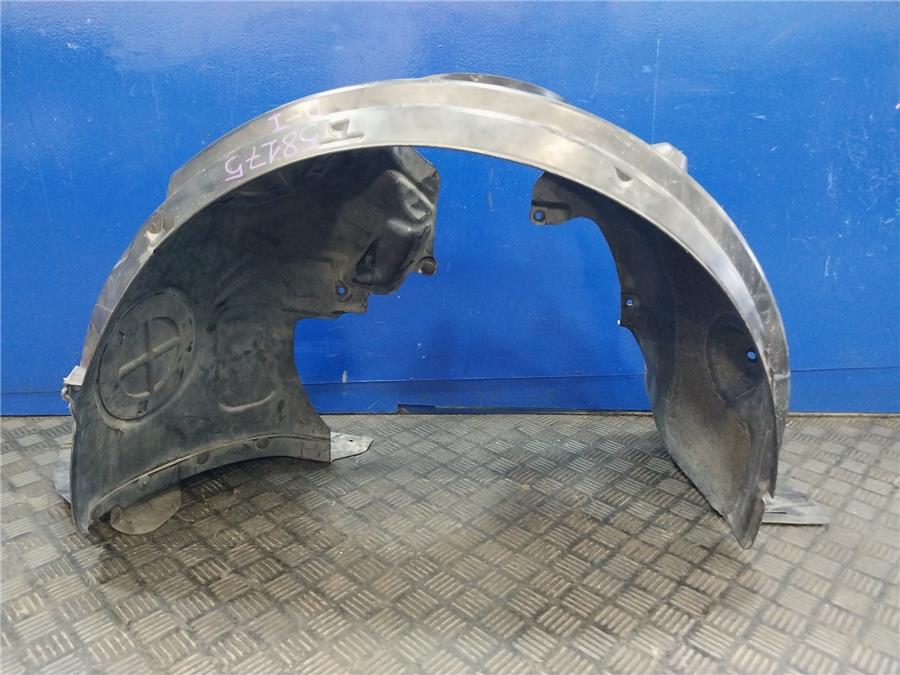 plastico paso rueda delantero bmw *