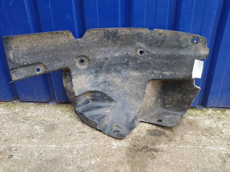 plastico paso rueda delantero izquierdo renault master kasten 2.3 dci diesel cat