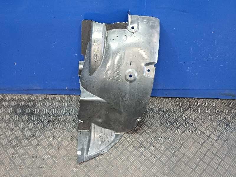 plastico paso rueda delantero nissan