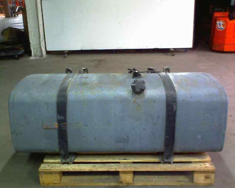deposito gas-oil hierro rectangular volvo fl 7