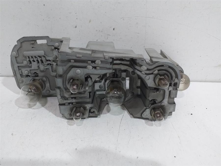 portalampara piloto trasero derecho toyota corolla verso (r1) 2.2 d-4d sol