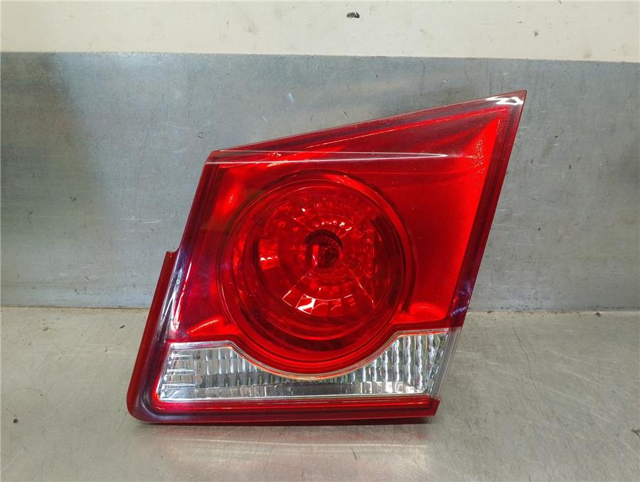 piloto trasero porton derecho chevrolet cruze lt