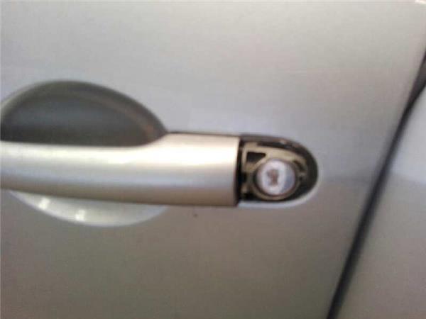 bombin puerta delantera izquierda nissan prim