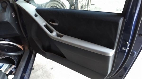 guarnecido puerta delantera derecha toyota ya