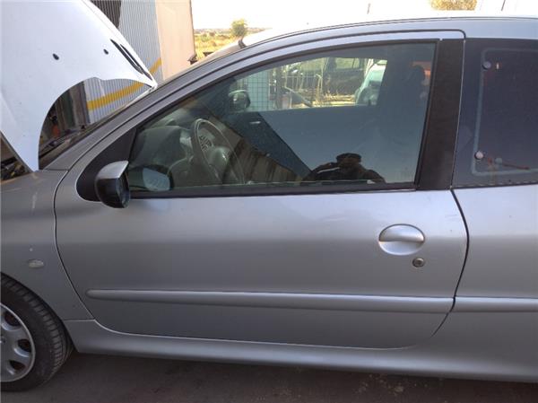 puerta delantera izquierda peugeot 206 1998