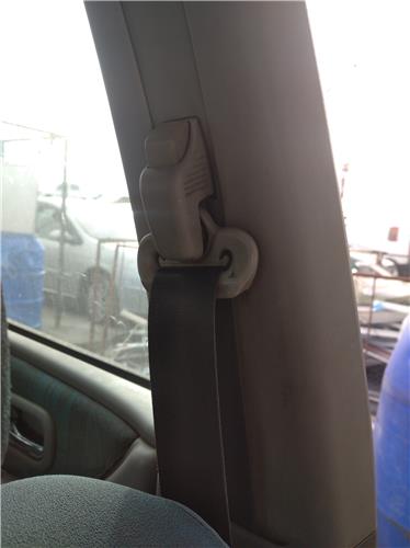 cinturon seguridad delantero izquierdo nissan