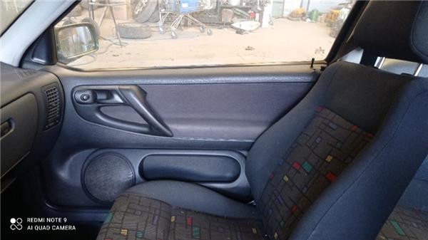 guarnecido puerta delantera derecha volkswage