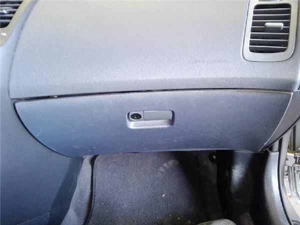 guantera salpicadero nissan primera berlina 1