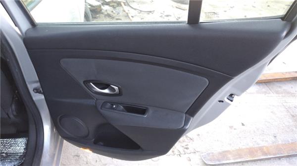 guarnecido puerta trasera derecha renault meg