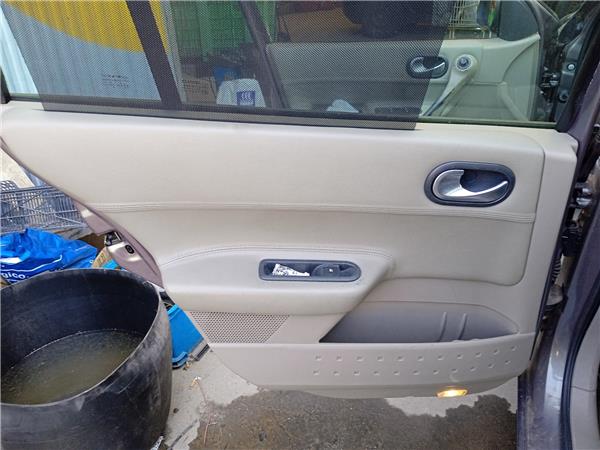 guarnecido puerta trasera izquierda renault m