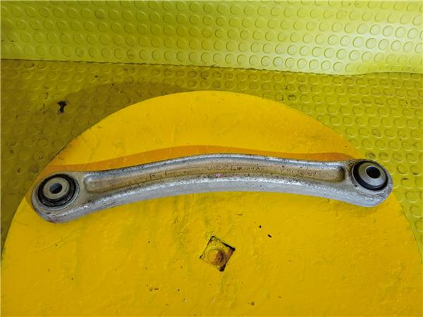 brazo superior trasero derecho volkswagen tou