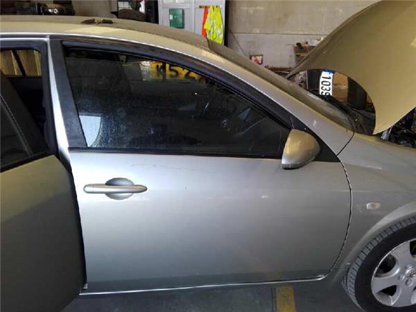 puerta delantera derecha nissan primera berli