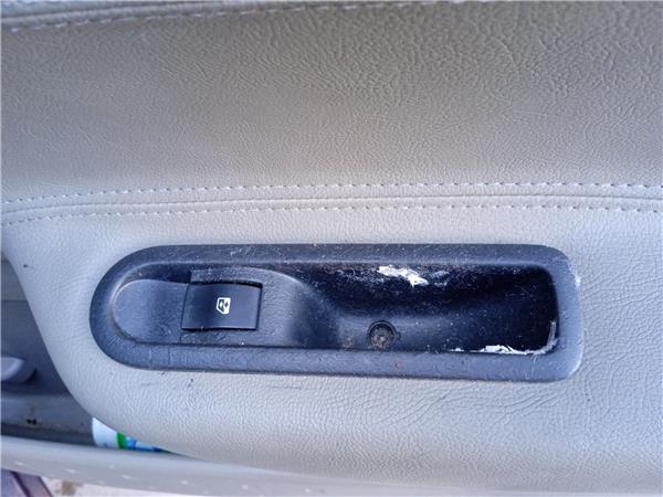 botonera puerta trasera derecha renault megan