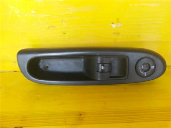 botonera puerta delantera derecha renault cli