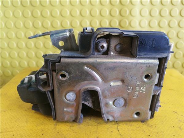 cerradura puerta delantera derecha volkswagen polo berlina 1.4 (60 cv)