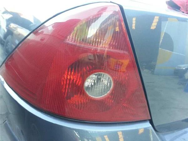 piloto trasero izquierdo ford mondeo berlina