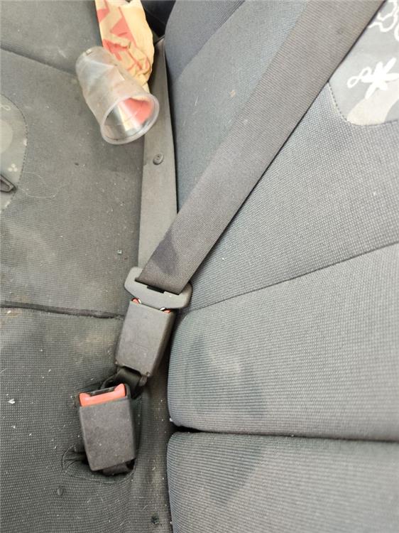 anclaje cinturon trasero derecho ford ka (ccu) trend +