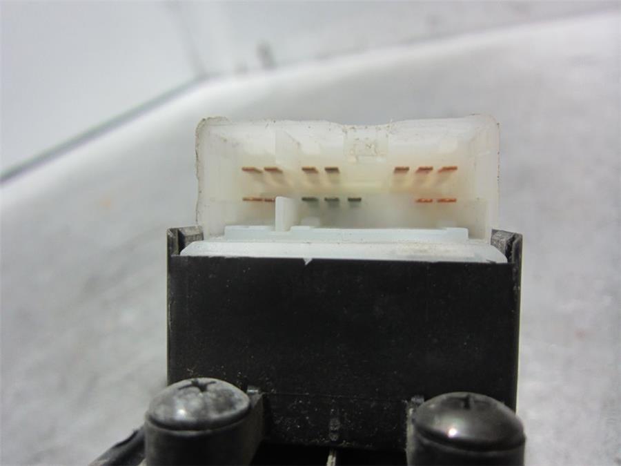 MANDO ELEVALUNAS DELANTERO IZQUIERDO