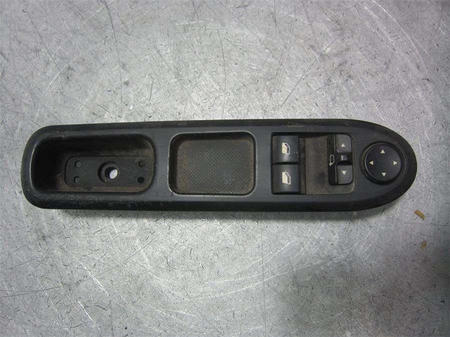 botonera puerta delantera izquierda peugeot 407 sw premium