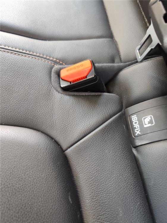 anclaje cinturon trasero izquierdo jaguar f pace prestige awd