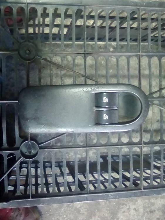 mando elevalunas delantero izquierdo renault megane ii berlina 5p authentique