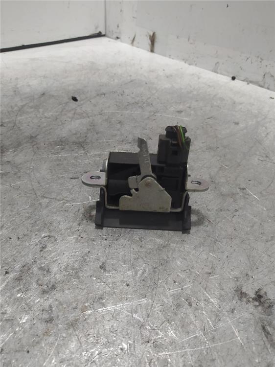 Cerradura Porton SEAT IBIZA BERLINA