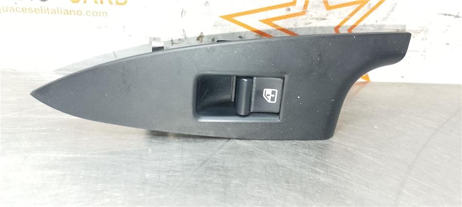 botonera puerta trasera izquierda alfa romeo giulietta (191) progression