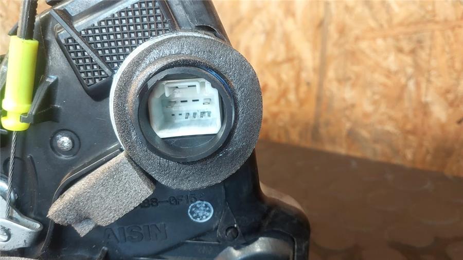 Cerradura Puerta Delantera Derecha *