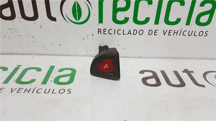 interruptor luces emergencia nissan patrol gr (y61) comfort