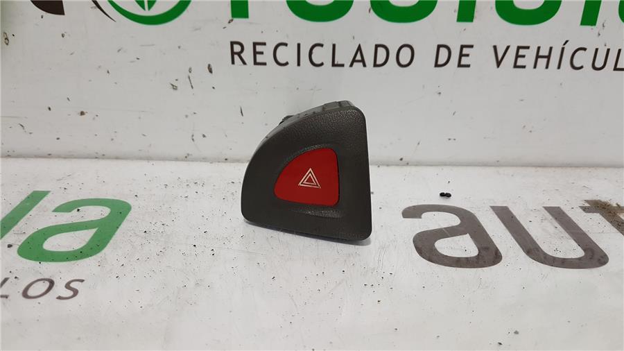 interruptor luces emergencia nissan patrol gr (y61) básico