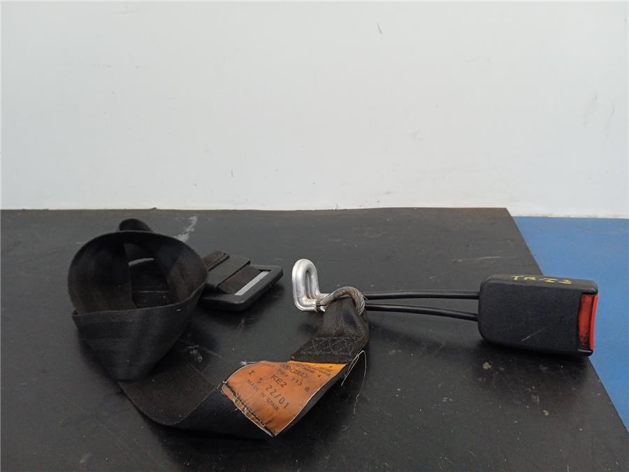 anclaje cinturon trasero izquierdo seat cordoba berlina (6k2) stella