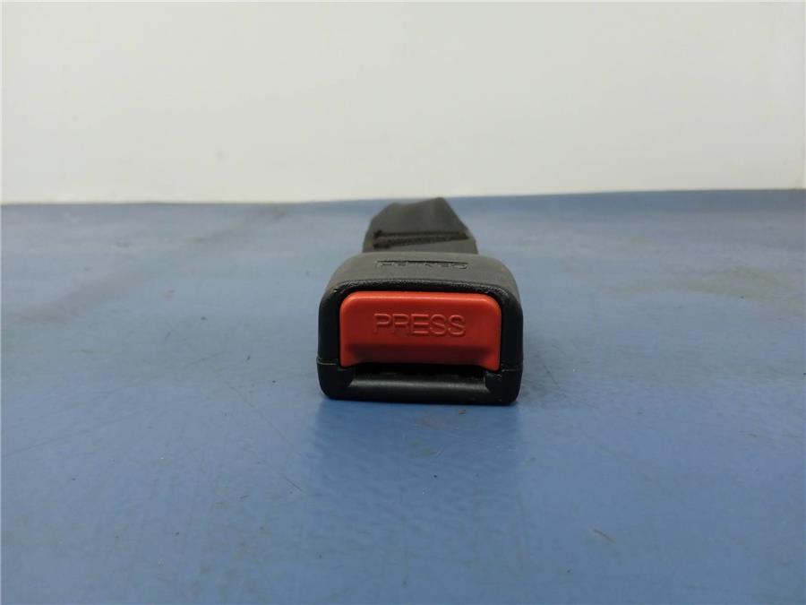 anclaje cinturon trasero derecho hyundai getz