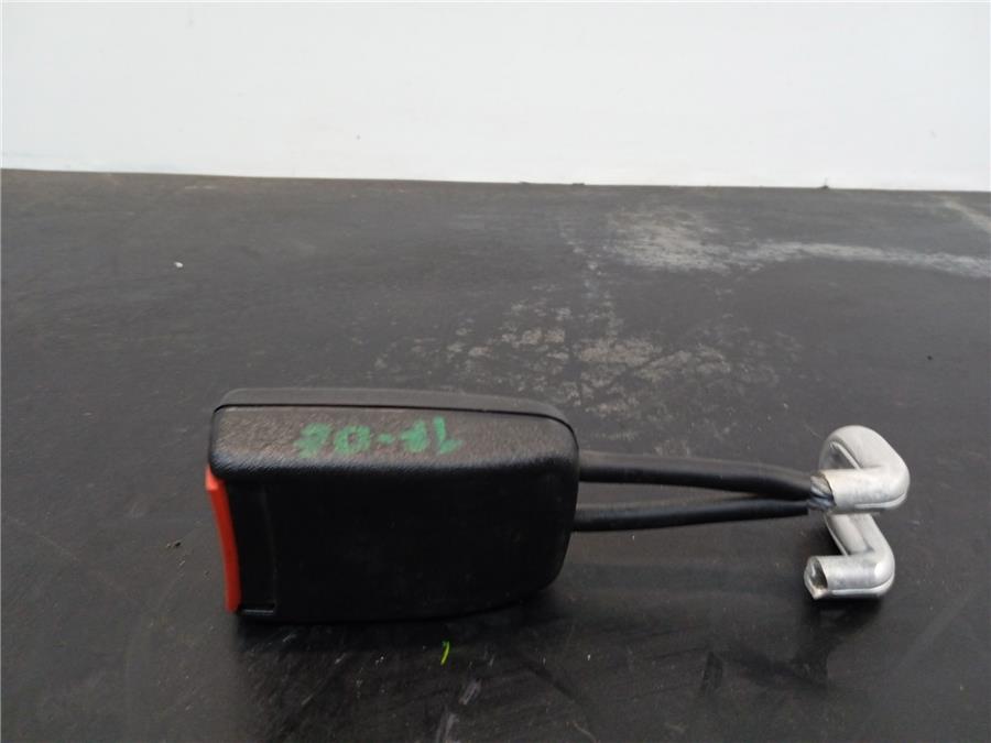 anclaje cinturon trasero derecho volkswagen passat berlina (3b3) comfortline