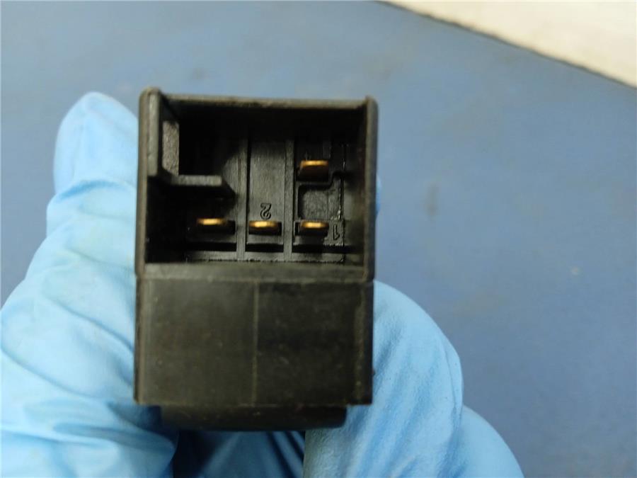 Botonera Puerta Trasera Izquierda