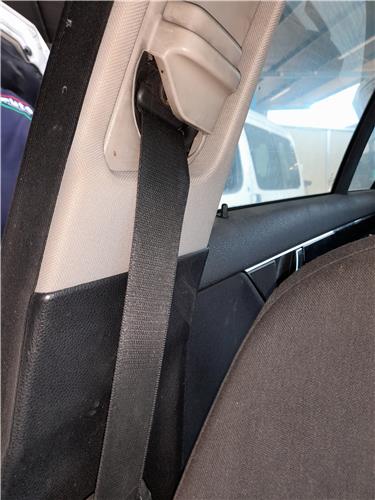 cinturon seguridad delantero derecho mercedes