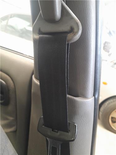 cinturon seguridad delantero izquierdo nissan primera berlina (p11)(06.1999 >) 1.6 básico [1,6 ltr.   73 kw 16v cat]