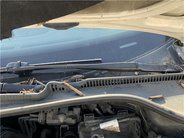 brazo limpiaparabrisas delantero izquierdo vo