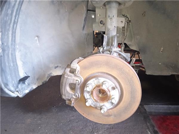 pinza freno delantero izquierda peugeot 3008