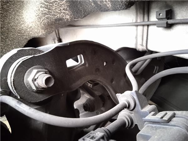 brazo superior trasero izquierdo mercedes ben