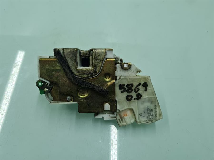 cerradura puerta delantera derecha nissan pickup (d22) *
