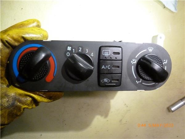 mandos climatizador nissan almera n16e 012000