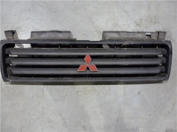 Rejilla Capo Mitsubishi Montero 2.5