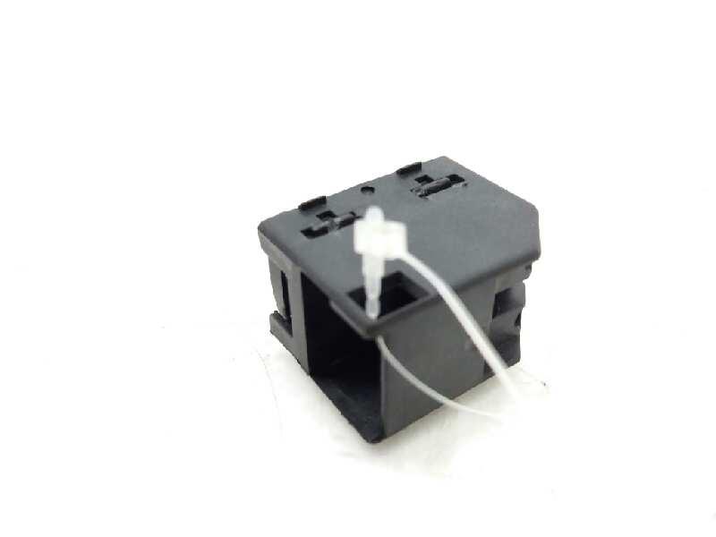 Botonera Puerta Delantera Derecha IV