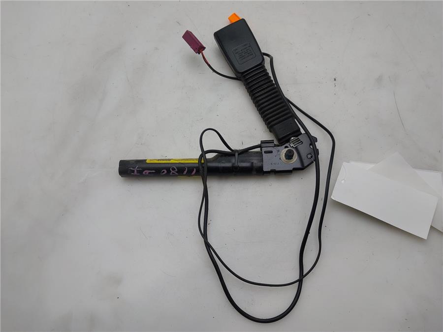 anclaje cinturon delantero izquierdo ford focus berlina (cap) trend
