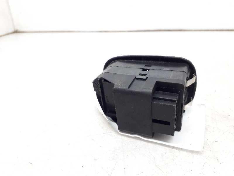 Botonera Puerta Delantera Izquierda