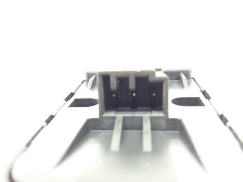 Botonera Puerta Delantera Izquierda