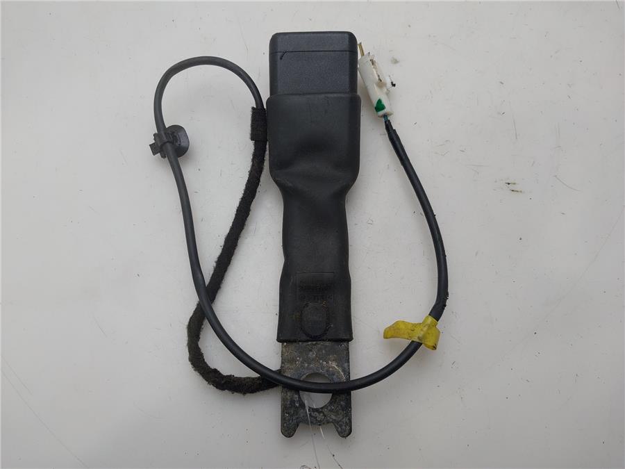 anclaje cinturon delantero izquierdo peugeot 108 active