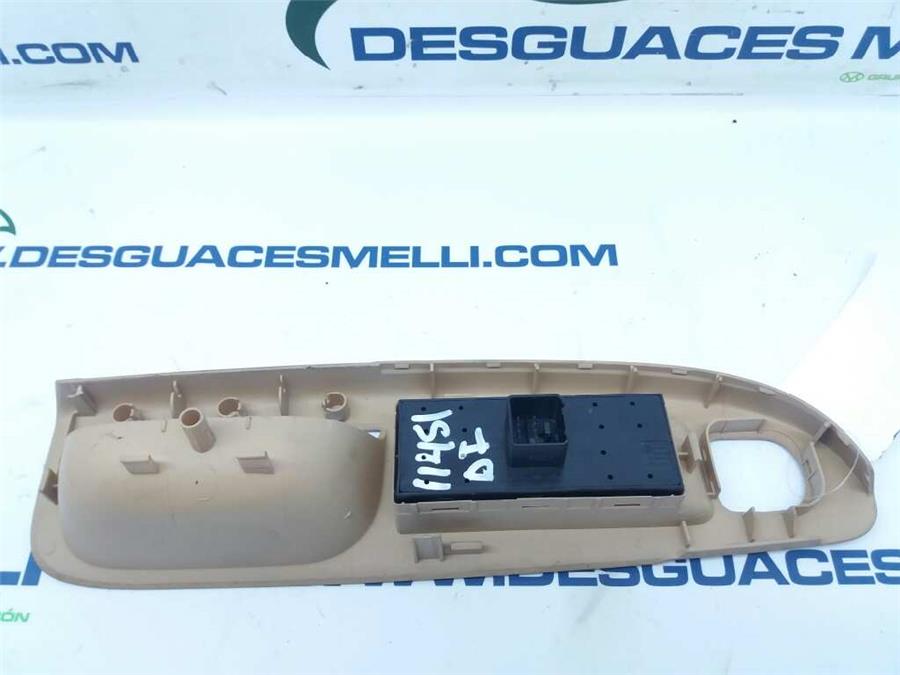 Botonera Puerta Delantera Izquierda