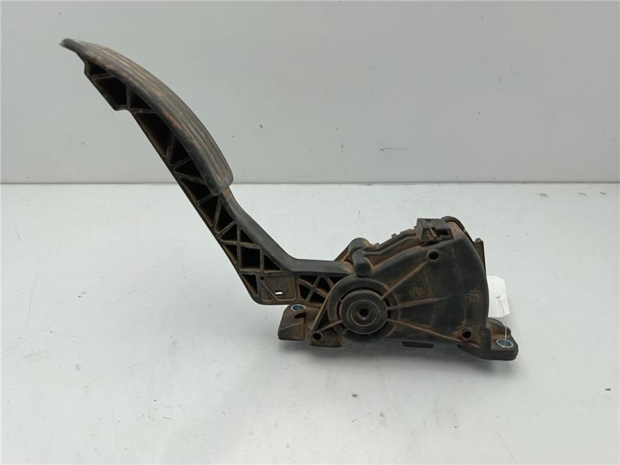 potenciometro pedal gas dacia duster i laureate 4x2